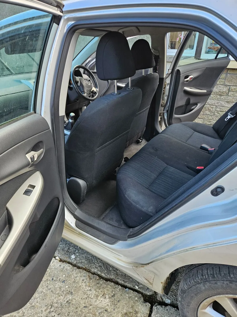 Toyota Corolla 2010 - Image 4