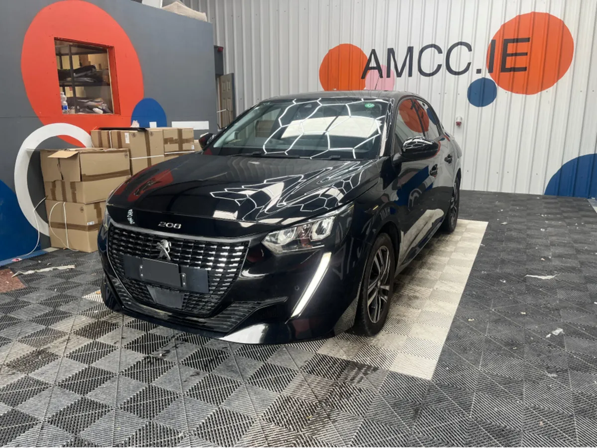 Peugeot 208 Automatic - 1.2 Petrol - Reverse Camer - Image 5