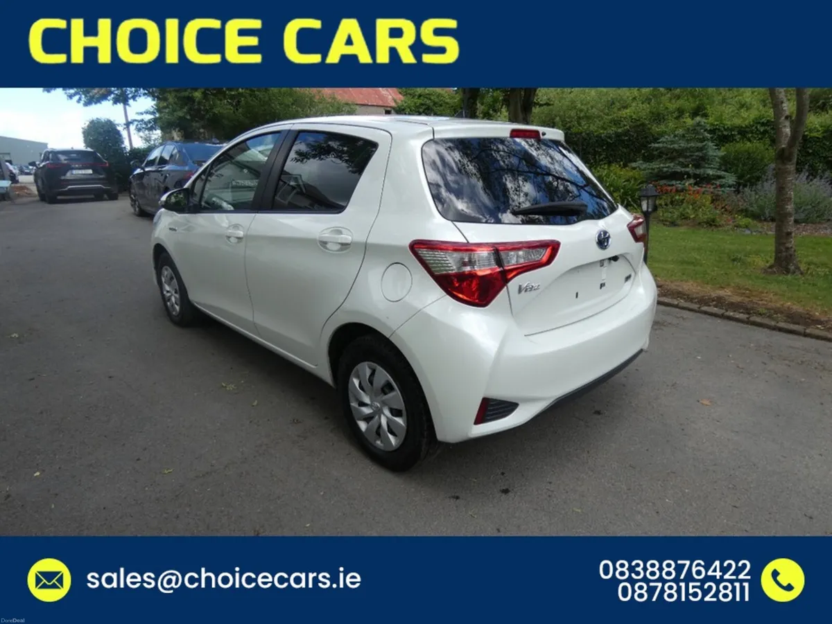 Toyota Yaris 1.5 AUTO HYBRID ANDROID AUTO - Image 4