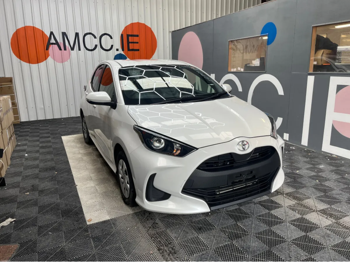 Toyota Yaris Automatic - 23k kms - Reverse Camera - Image 1