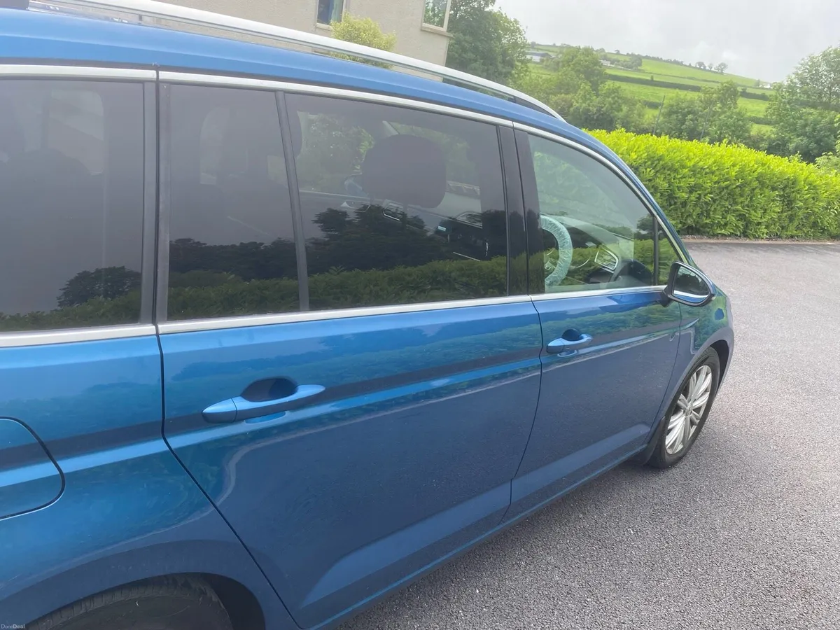 7 seater 2018 Volkswagen Touran - Image 4