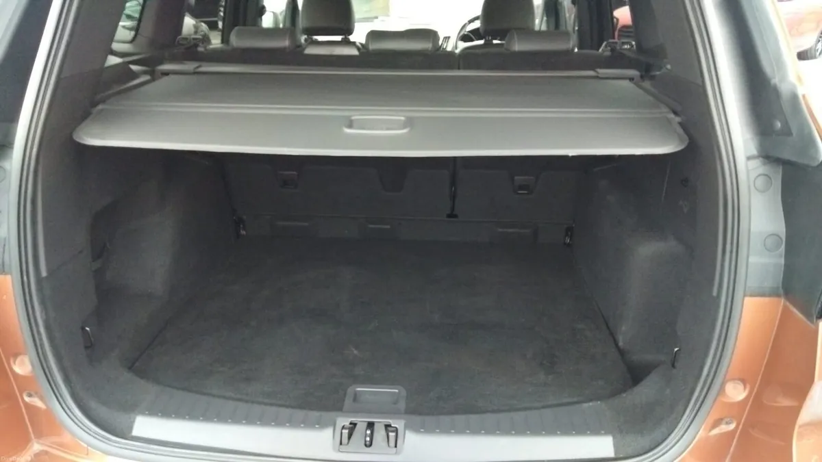Ford Kuga ST-Line + low km +recently valeted - Image 6