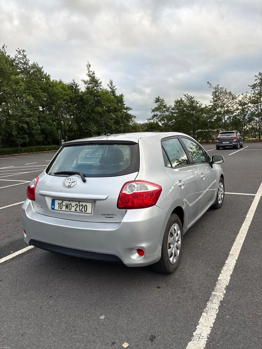 Toyota Auris 2010 - Image 4