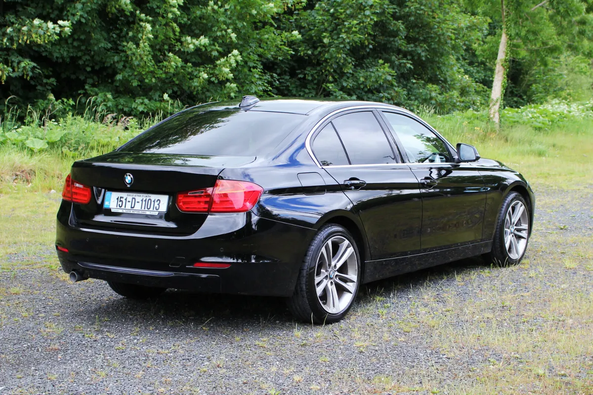 BMW 316D SPORT PLUS/Manual/BLACK+RED LEATHER - Image 4