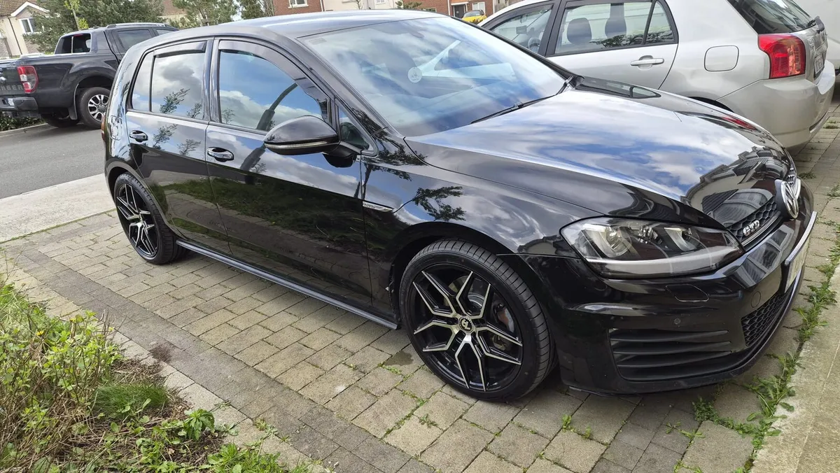 141 Golf GTD - Image 2