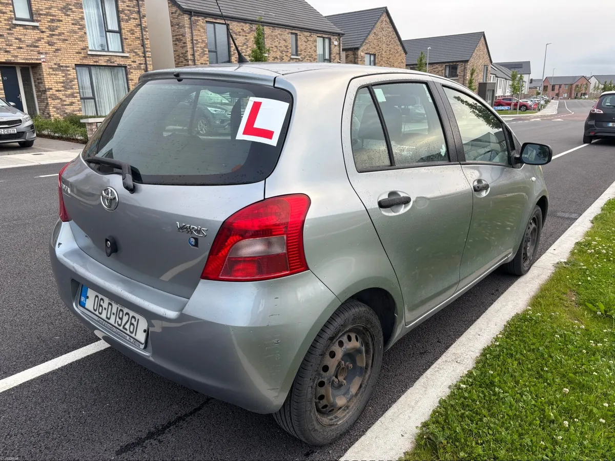 Toyota Yaris 2006 - Image 3