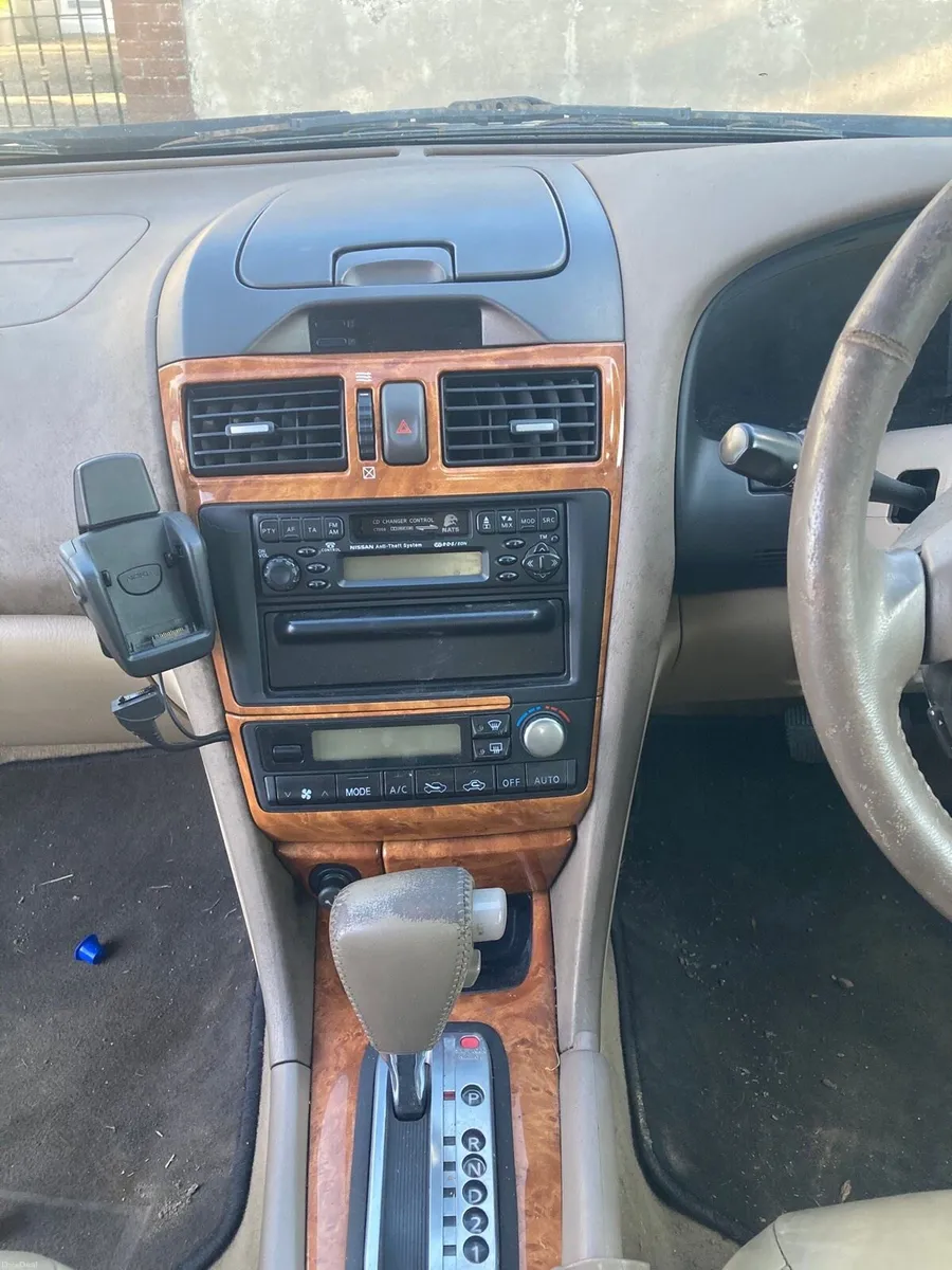 2004 Nissan maxima - Image 3