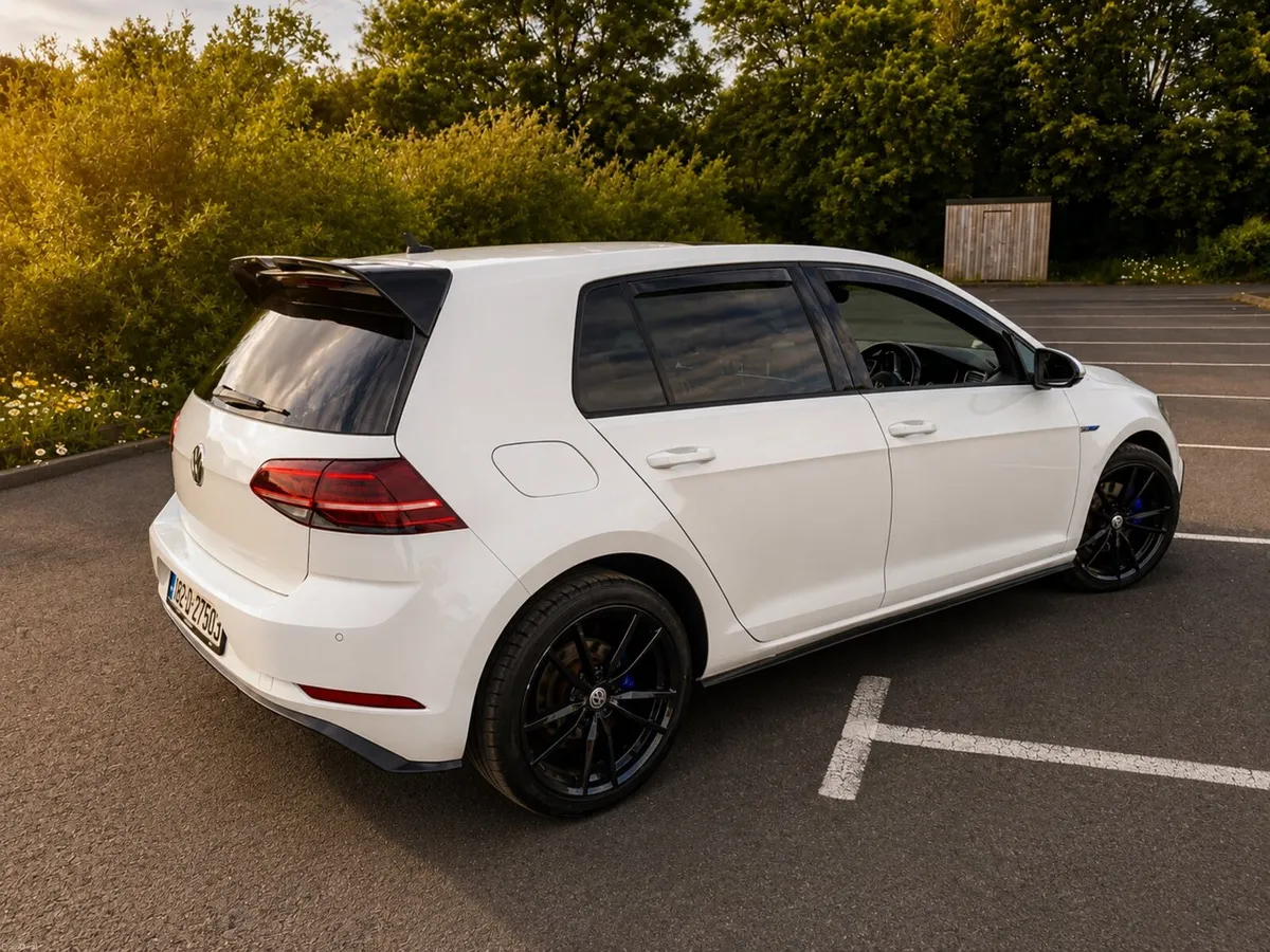 2018 Golf GTE DSG Pan Sunroof Digital Dash - Image 4