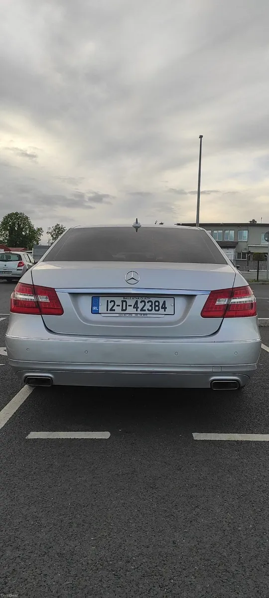 Mercedes-Benz E-Class 2012 - Image 3