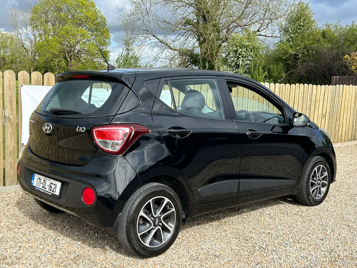 2017 Hyundai i10 Deluxe 1.0 Petrol - Image 3