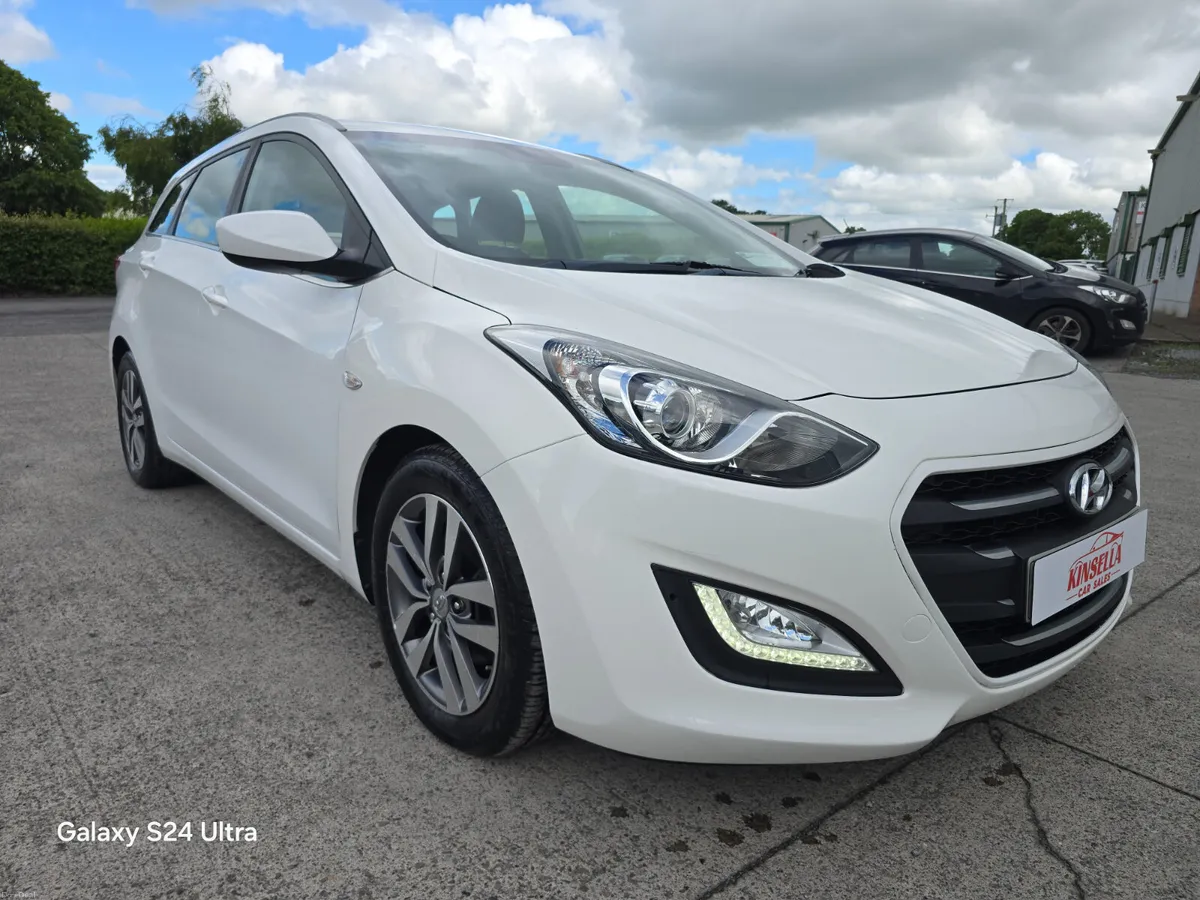 Hyundai i30 1.6 CRDI Deluxe 172 - Image 3