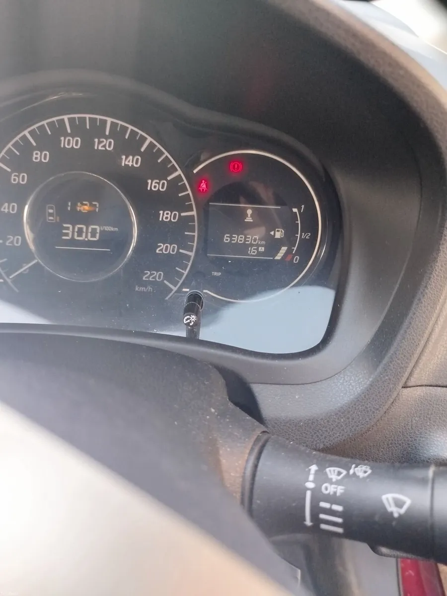Nissan Note 2014 - Image 2