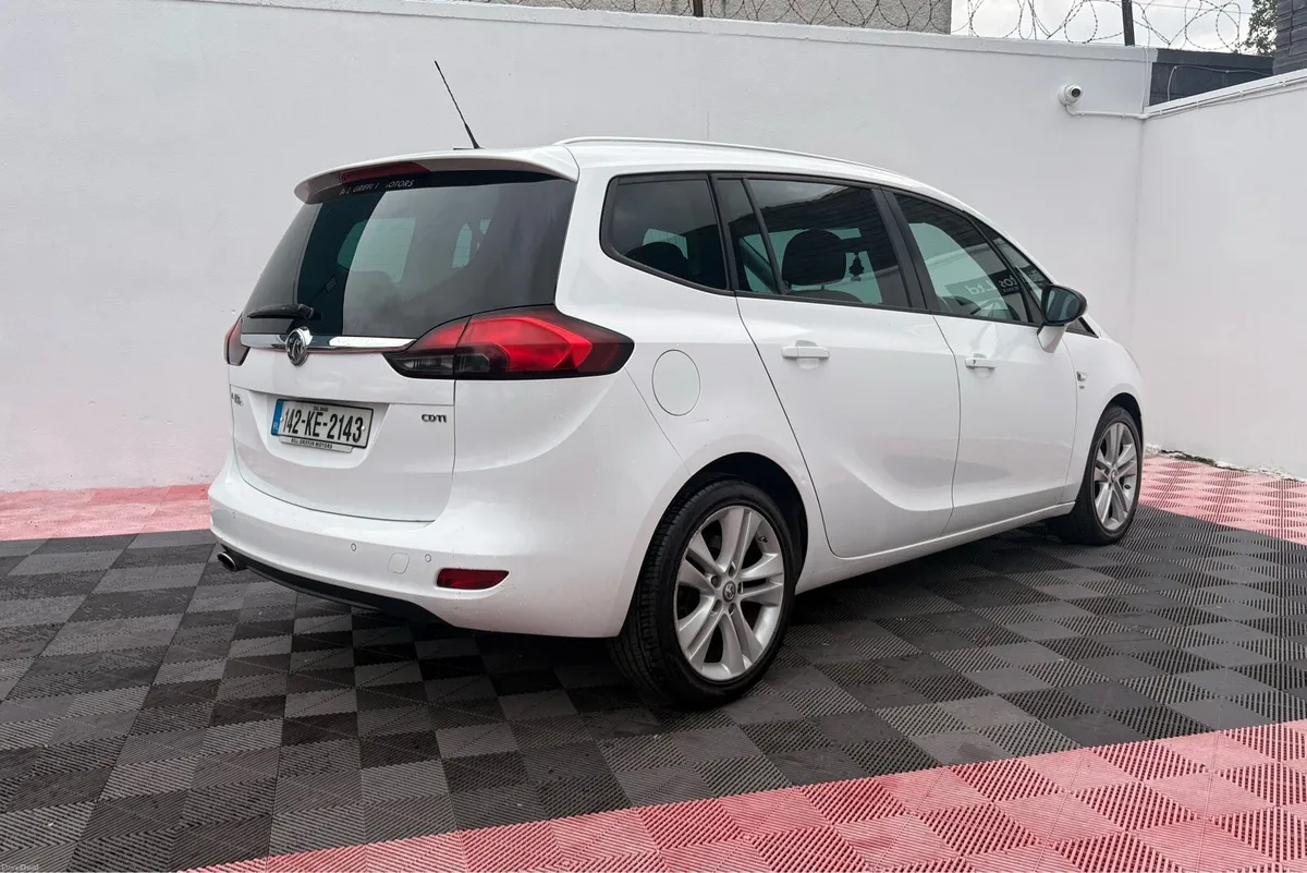 142 Vauxhall zafira tourer 2.0cdti Sri Nct/tax - Image 6