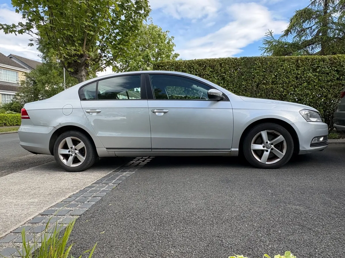 Volkswagen Passat 2013 - Image 3