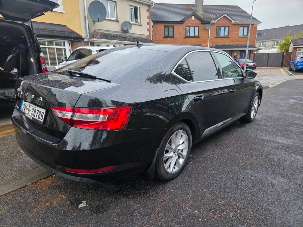 2024 Skoda superb - Image 3