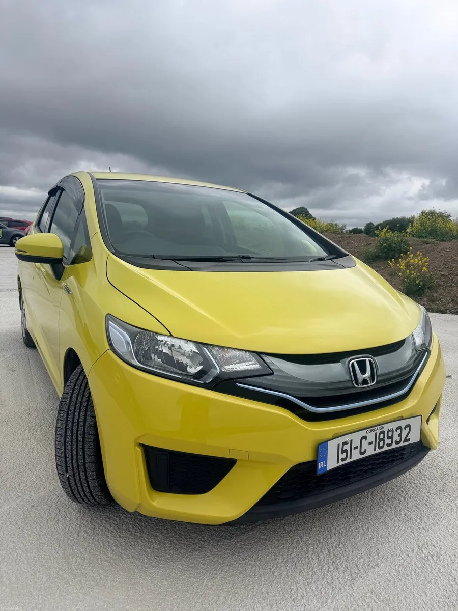 Honda Fit Hybrid Automatic - Image 2