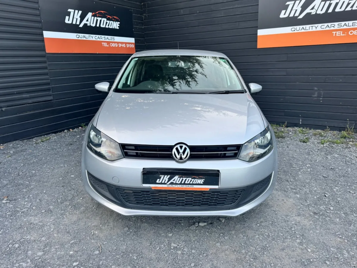Volkswagen Polo Auto - Image 2