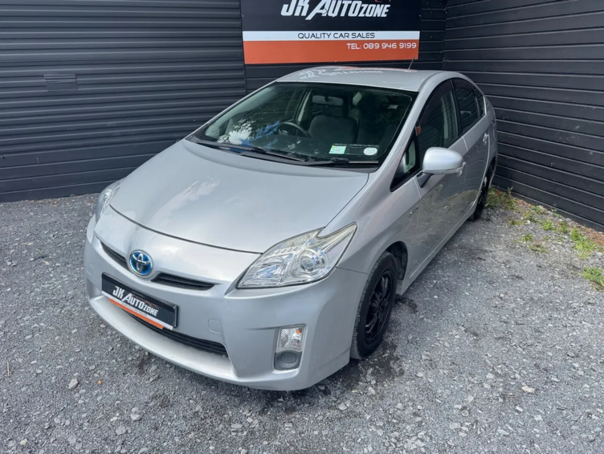 Toyota Prius 1.5 HYBRID 5DR AUTO - Image 3