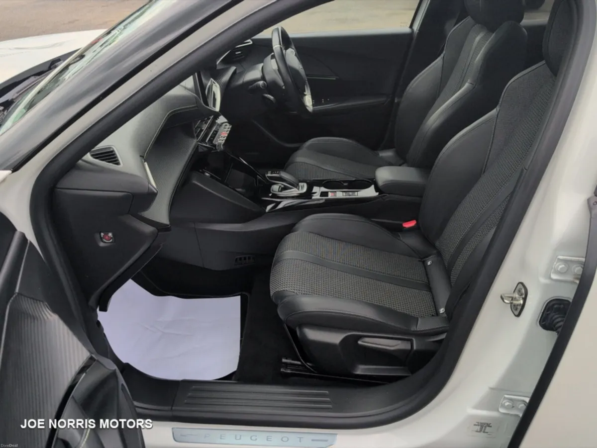 Peugeot 2008 GT EV 50KWh w/ Sunroof - Image 4