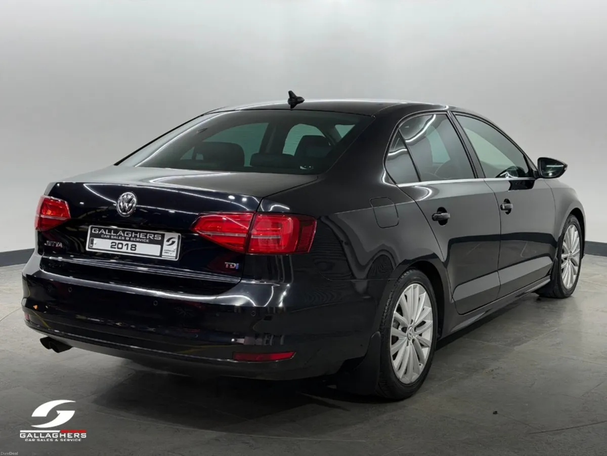 Volkswagen Jetta (181) HIGHLINE 2.0 TDI - Image 4