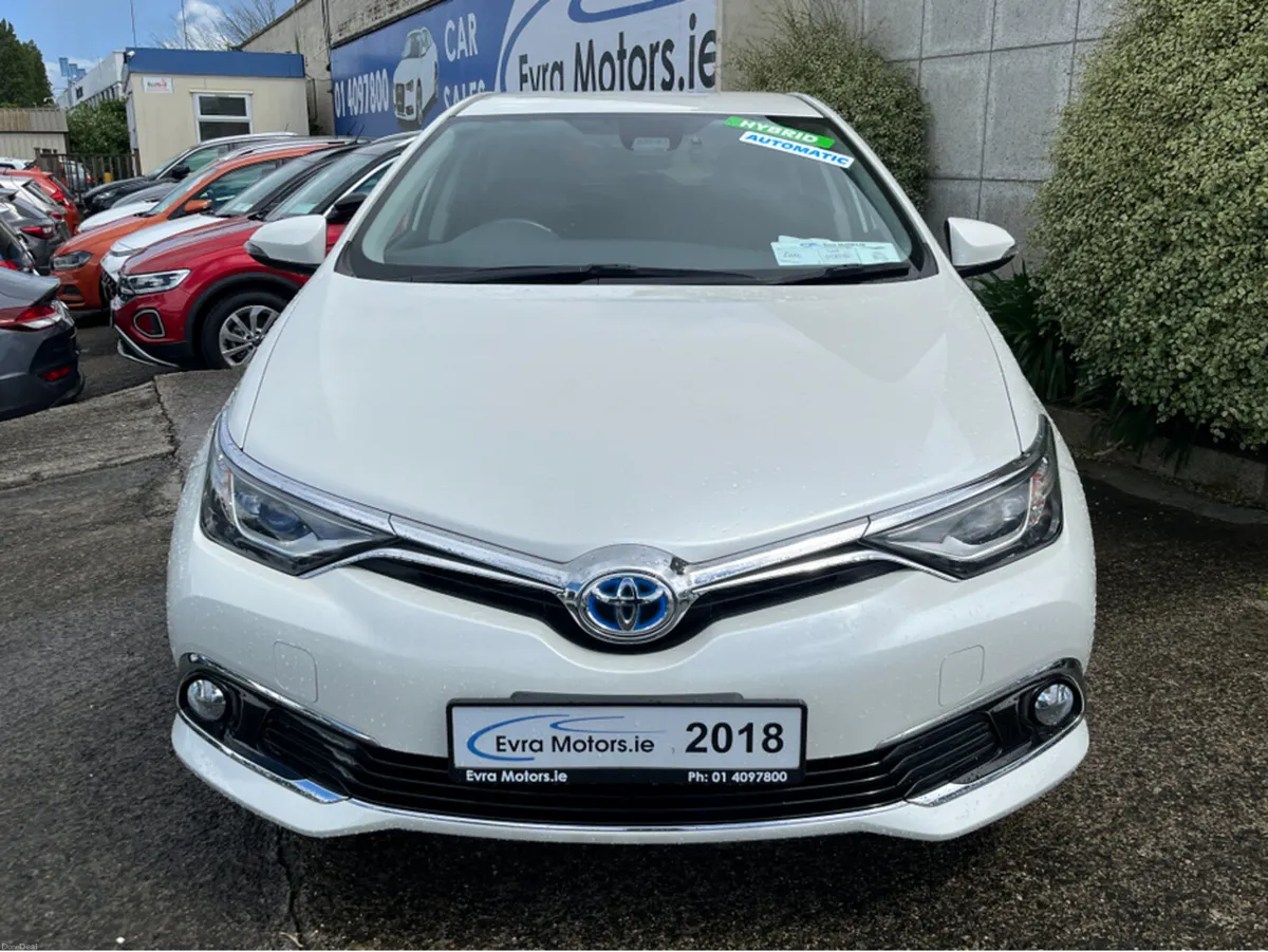 Toyota Auris HYBRID AUTOMATIC 1.8 PETROL //LOW MIL - Image 2