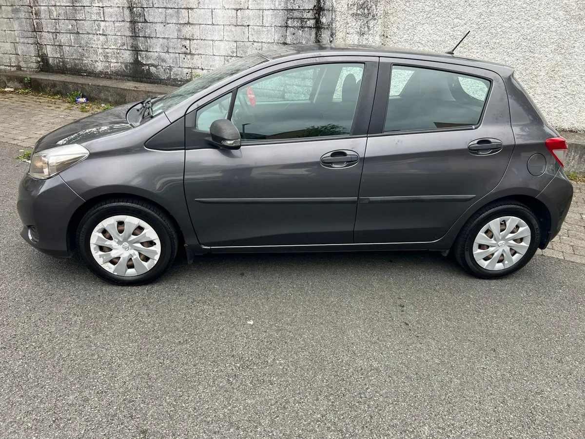 Toyota Yaris - Image 2