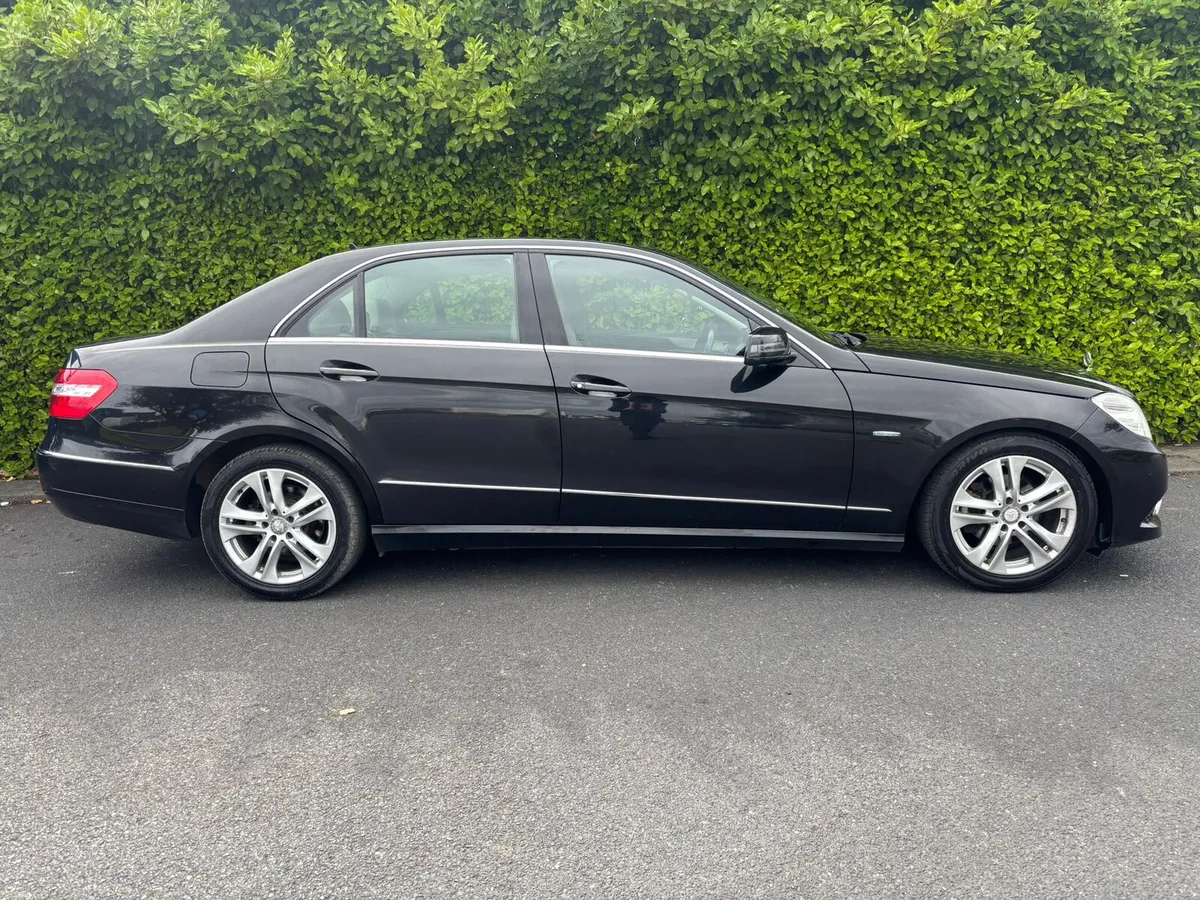 Mercedes E-Class Avangarde - Image 3