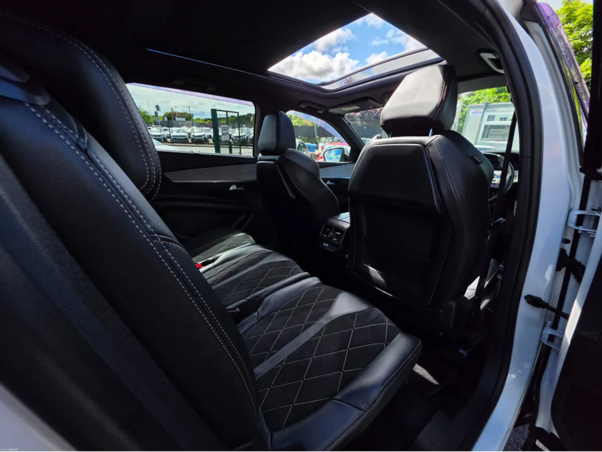 Peugeot 5008 GT LINE PANORAMIC SUNROOF 7 SEATER - - Image 4