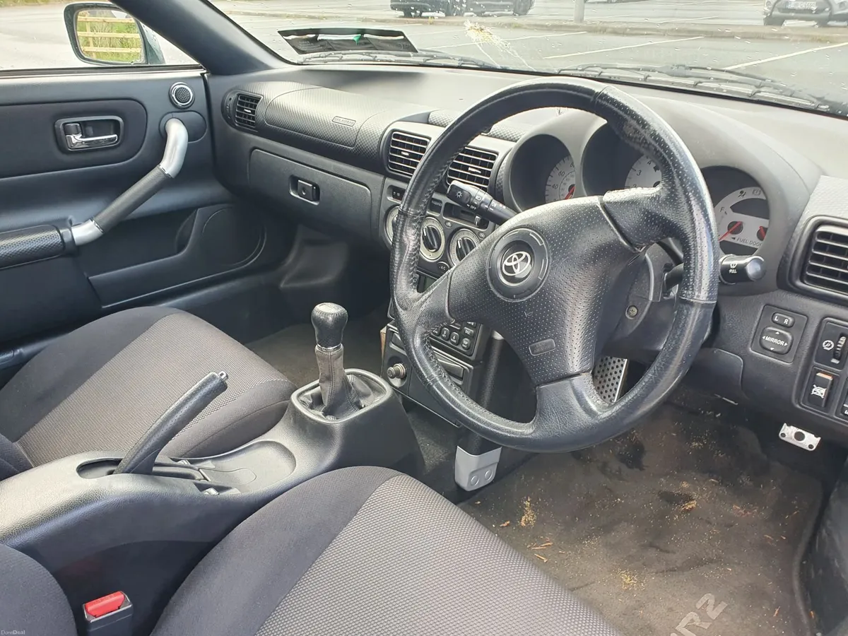 Toyota MR2 2003 - Image 2