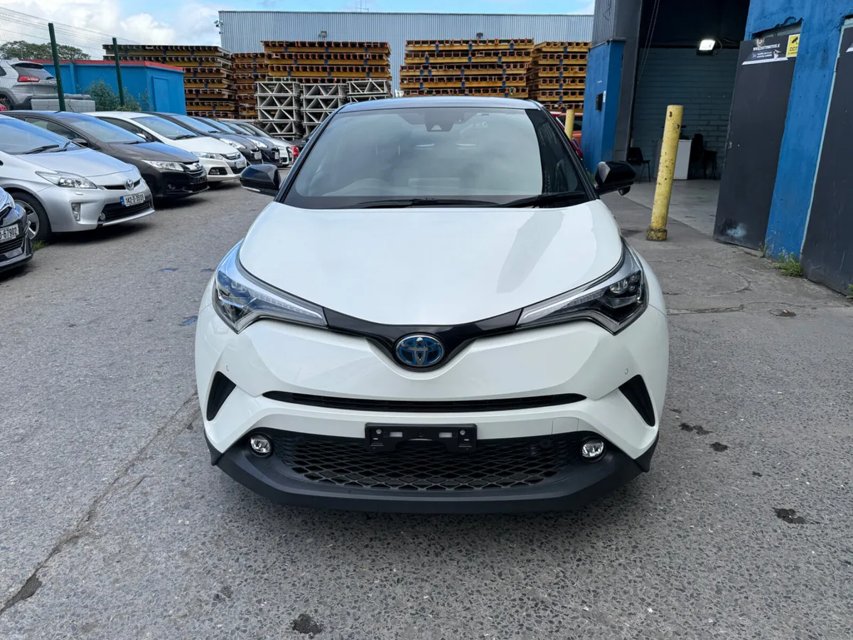 2019 Toyota C-HR Hybrid Auto / G leather 45 K - Image 2