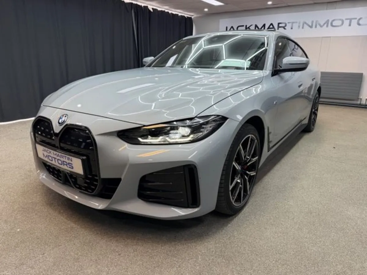 BMW i4 M Sport Pro Brooklyn Grey Sunroof - Image 3