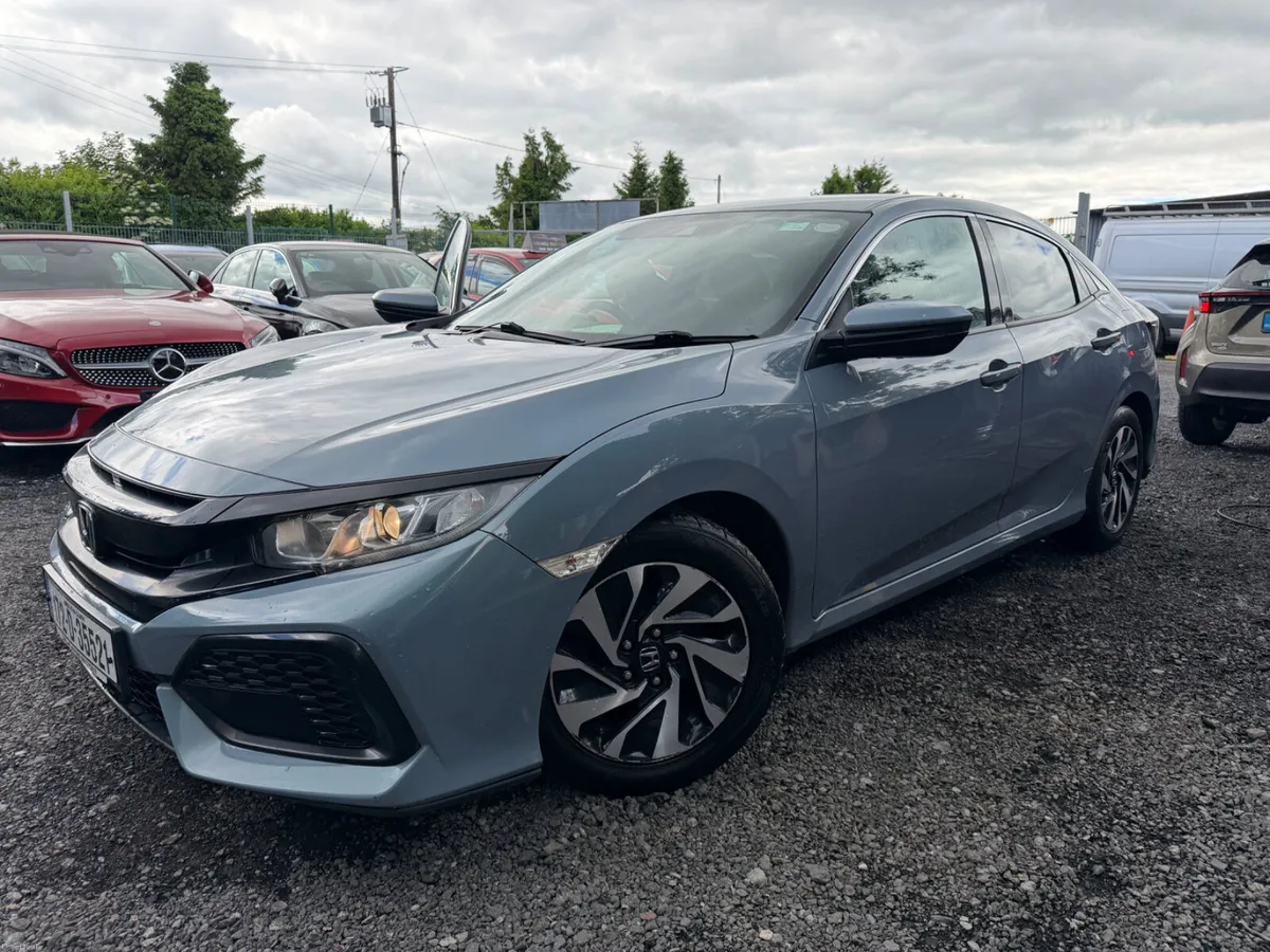 Honda Civic 2017 - Image 2