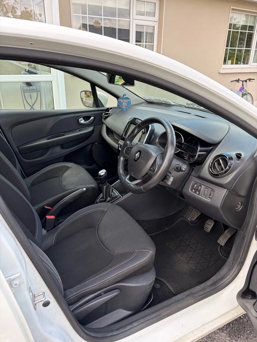 Renault Clio 2017 - Image 6