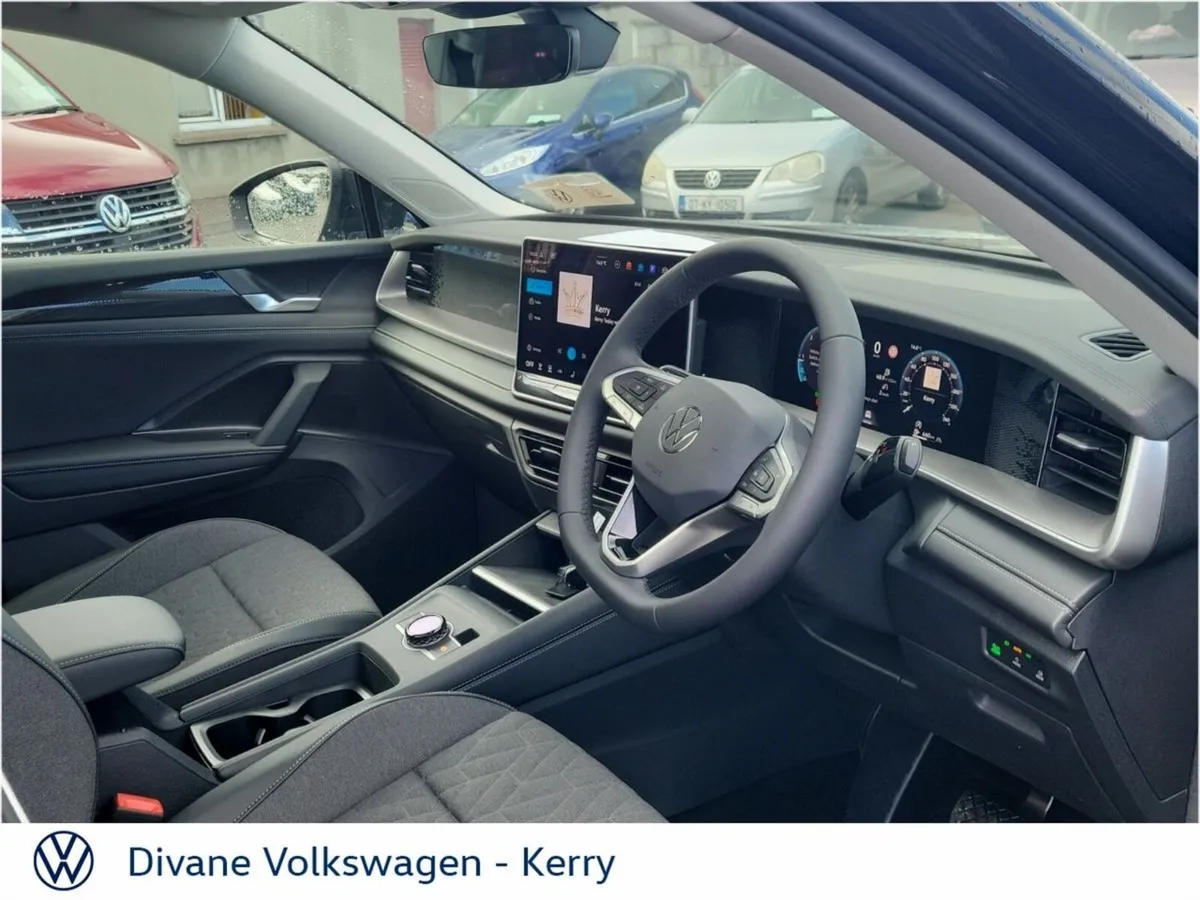 Volkswagen Tayron SUNROOF EDITION 75 150BHP AUTO - Image 4