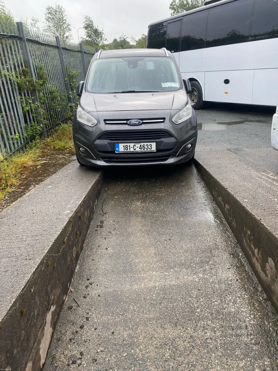 Ford Connect Toureno - Image 1