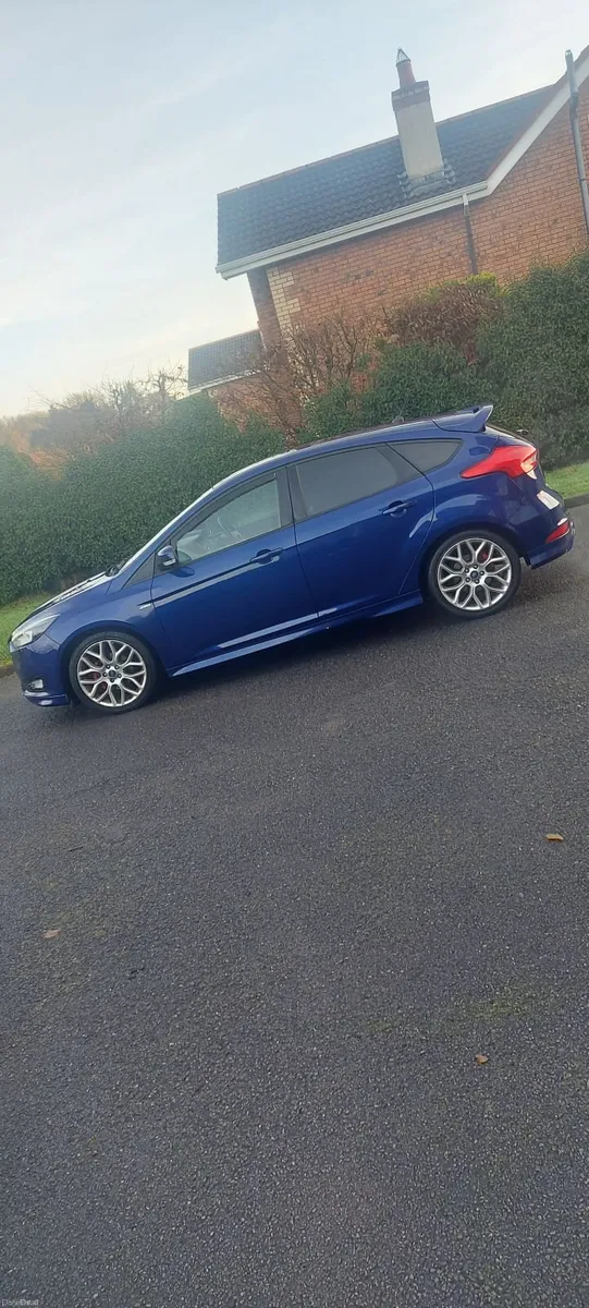 Ford Focus 2017 - Image 2