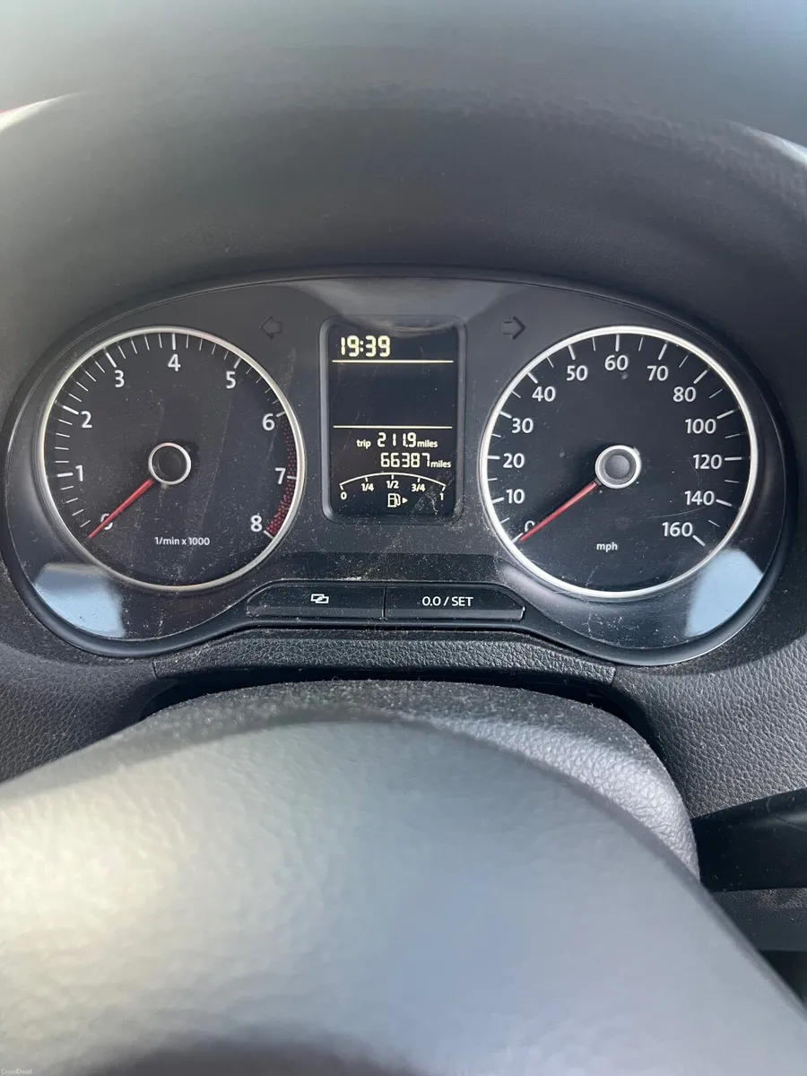 Volkswagen Polo 2011 - Image 3