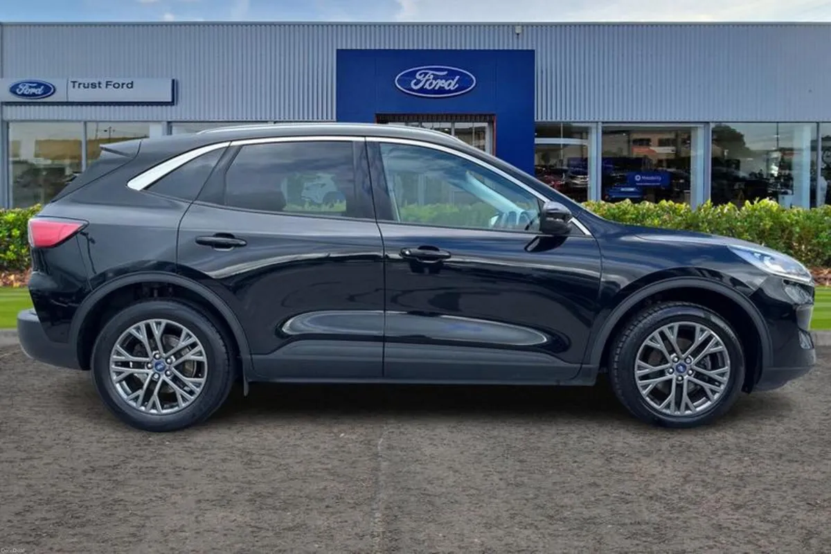 Ford Kuga Titanium Edition - Image 3