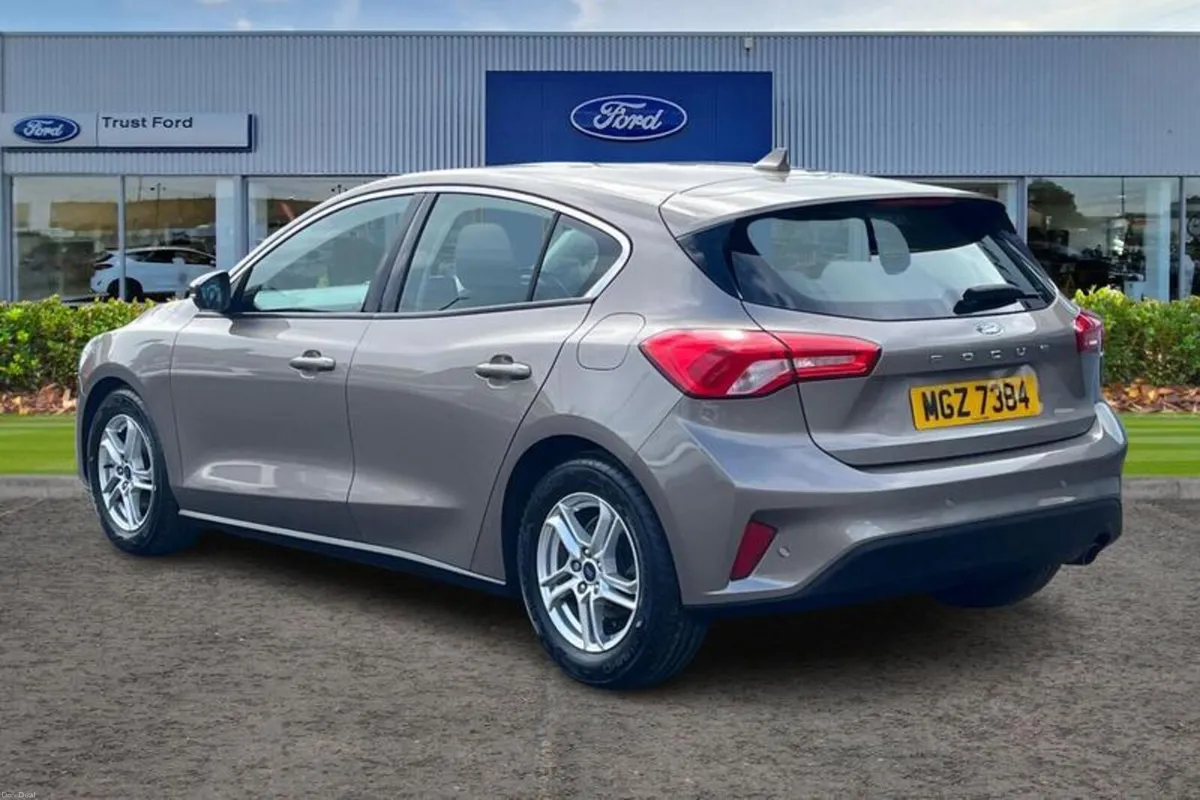 Ford Focus Zetec - Image 2