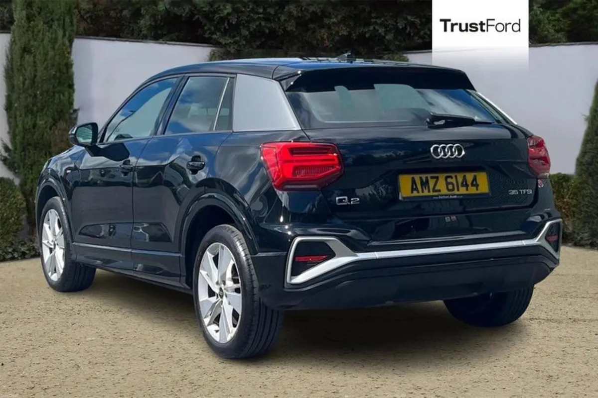 Audi Q2 S line - Image 2