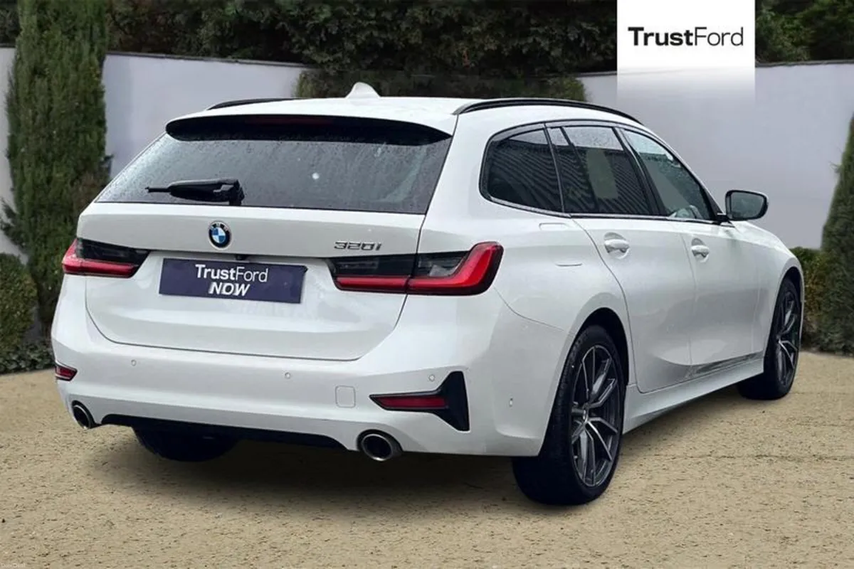 BMW 3-Series Sport Touring - Image 4