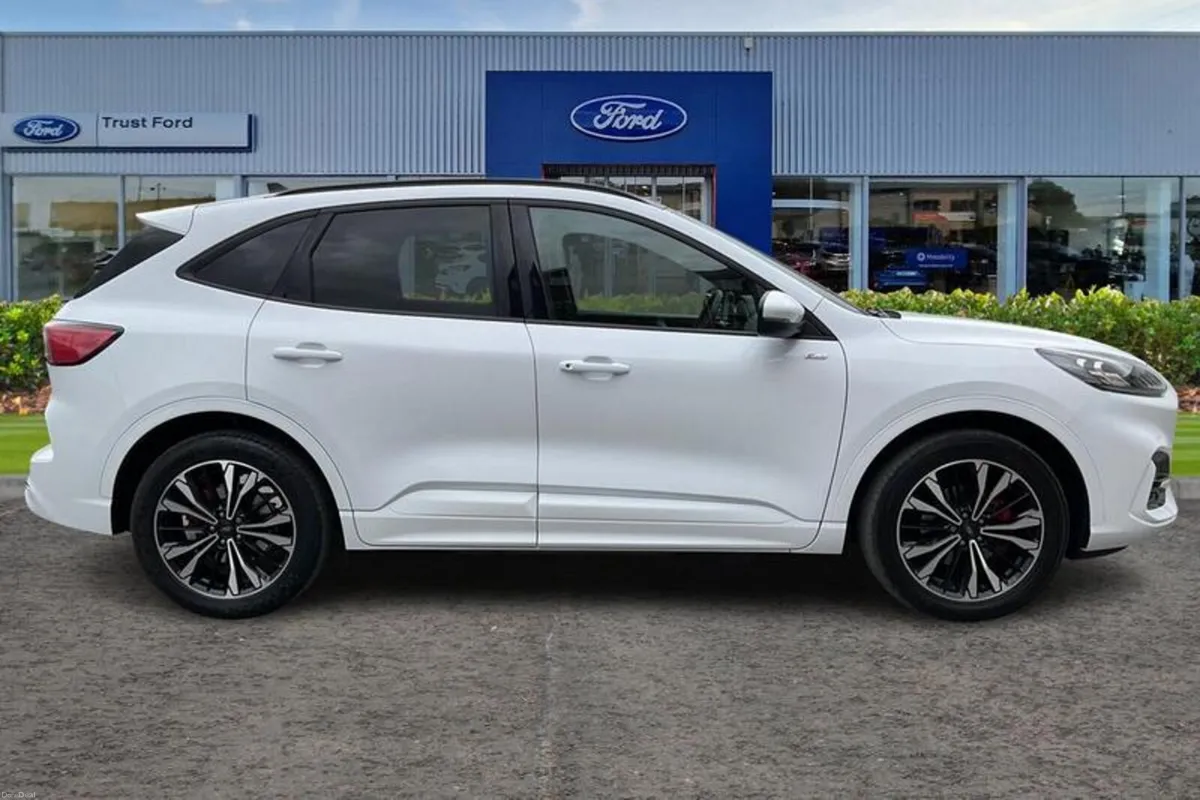 Ford Kuga 2.5 Duratec 14.4kWh ST-Line X Edition SU - Image 3
