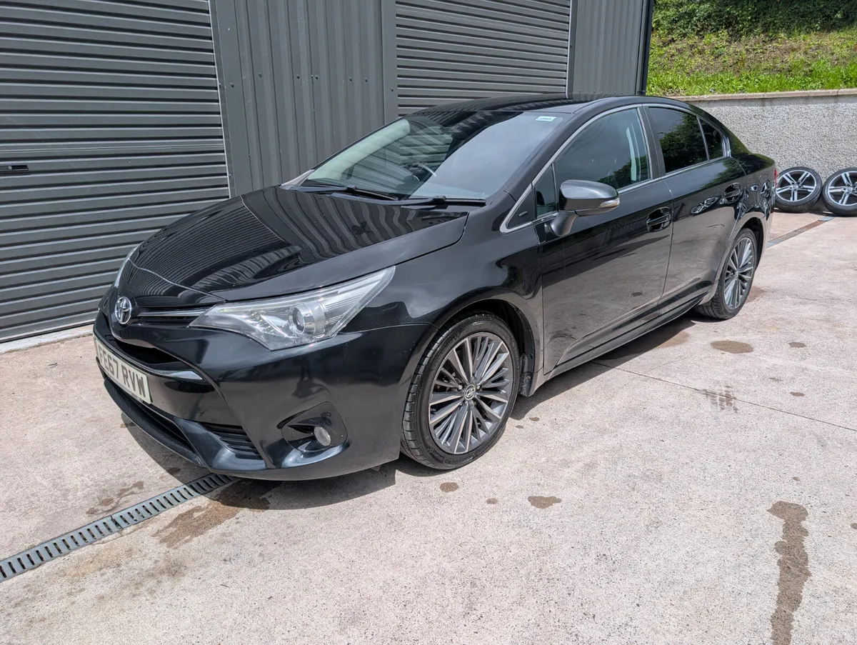 2017 Toyota Avensis 2.0D Design - Image 3