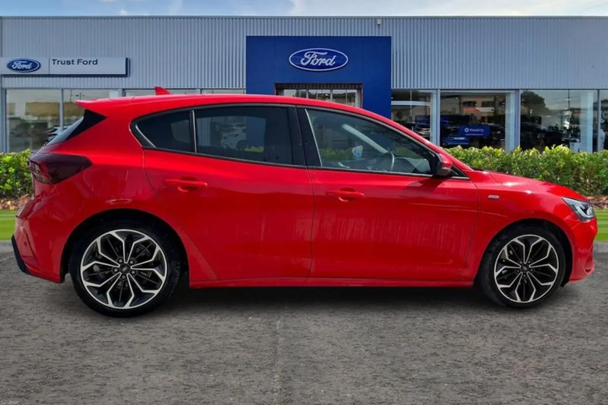Ford Focus ST-Line X - Image 3
