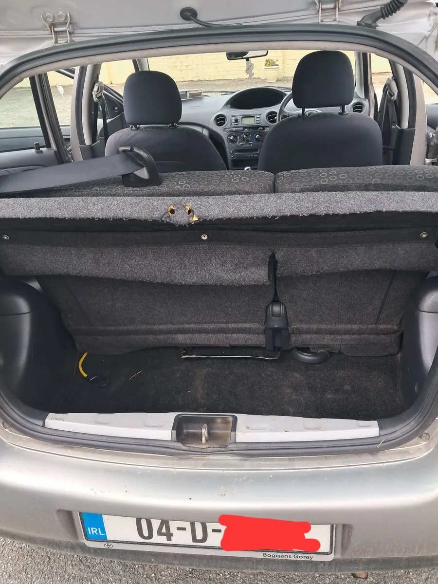 Toyota Yaris 2004 - Image 2