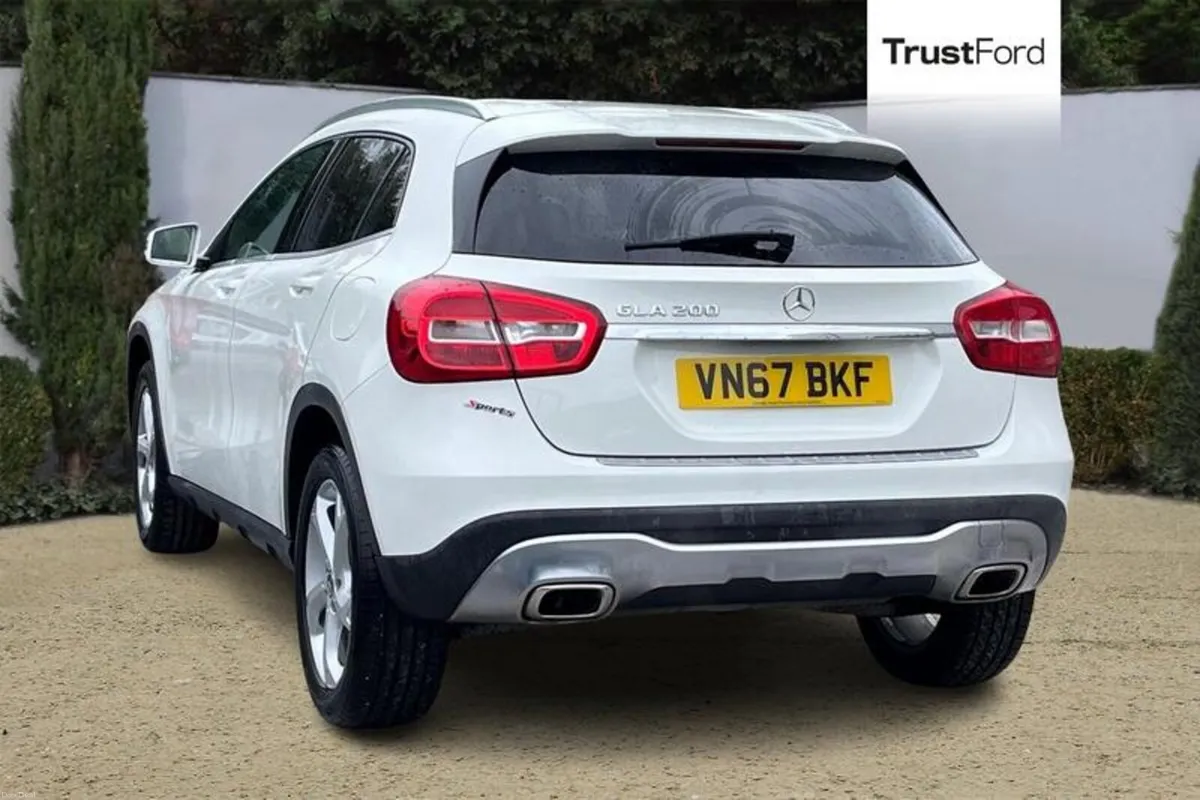 Mercedes-Benz GLA Sport - Image 2