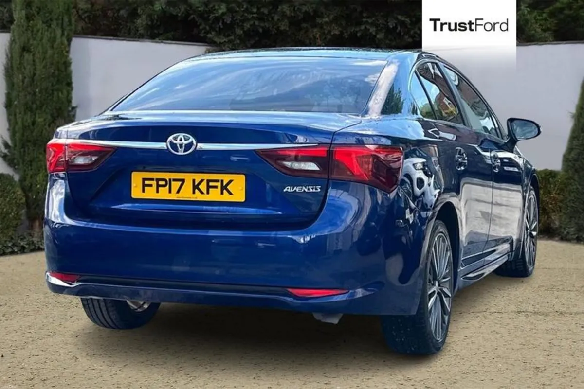 Toyota Avensis Design - Image 4