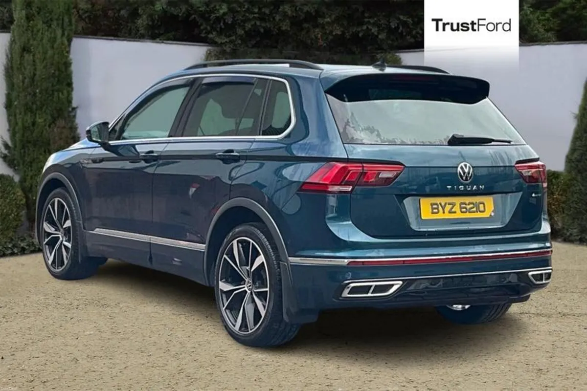 Volkswagen Tiguan R-Line - Image 2