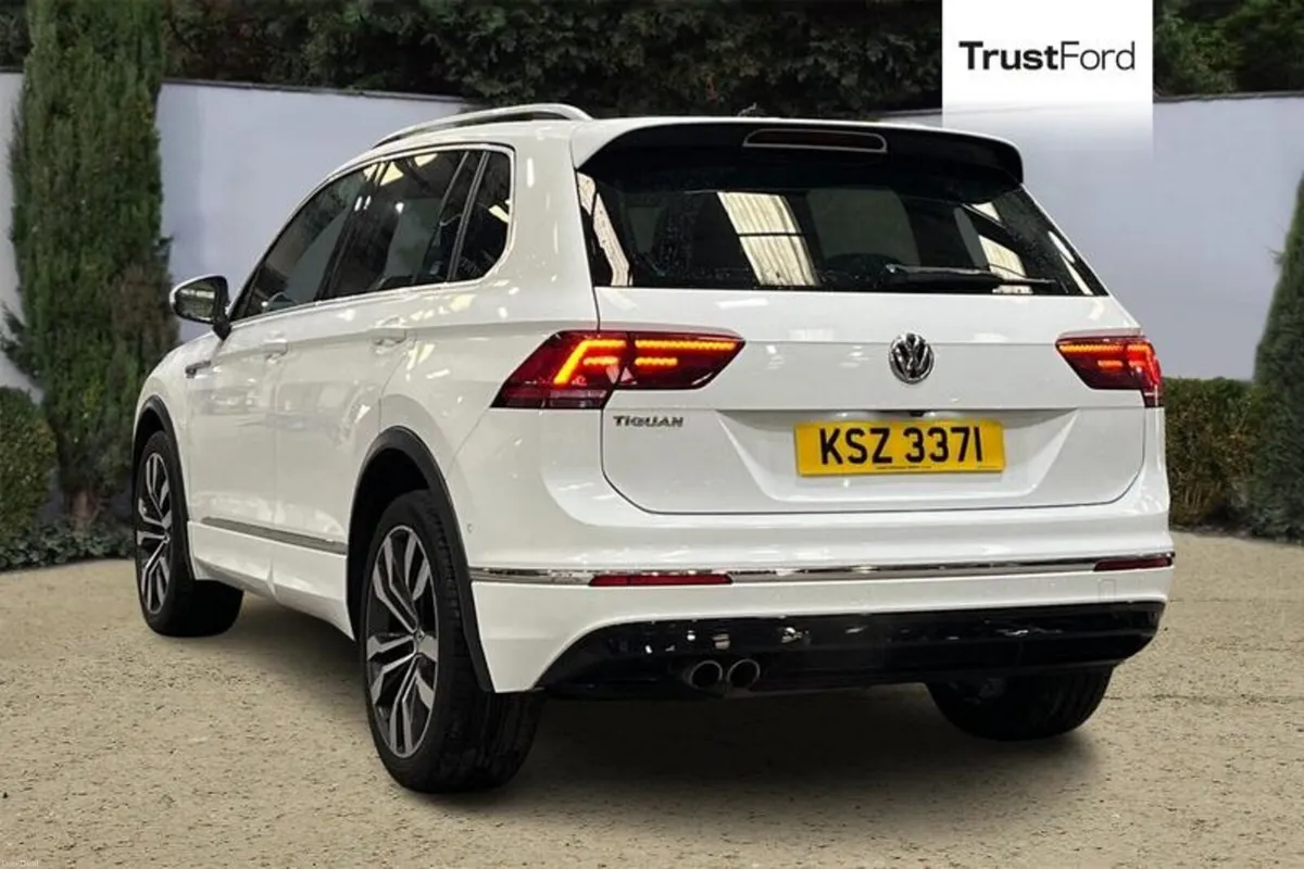 Volkswagen Tiguan R-Line Tech - Image 2