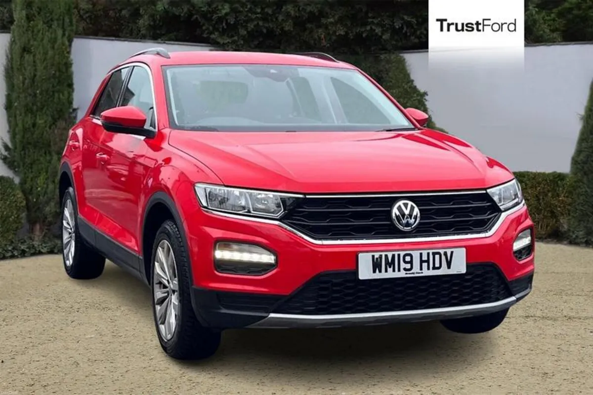 Volkswagen T-Roc SE - Image 1